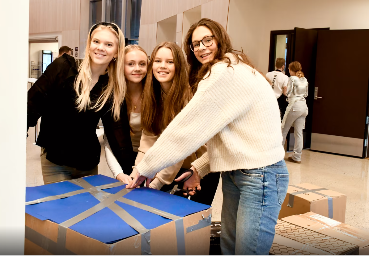 10. klassingene ved Harestad skole er opptatt av hjelpearbeid!